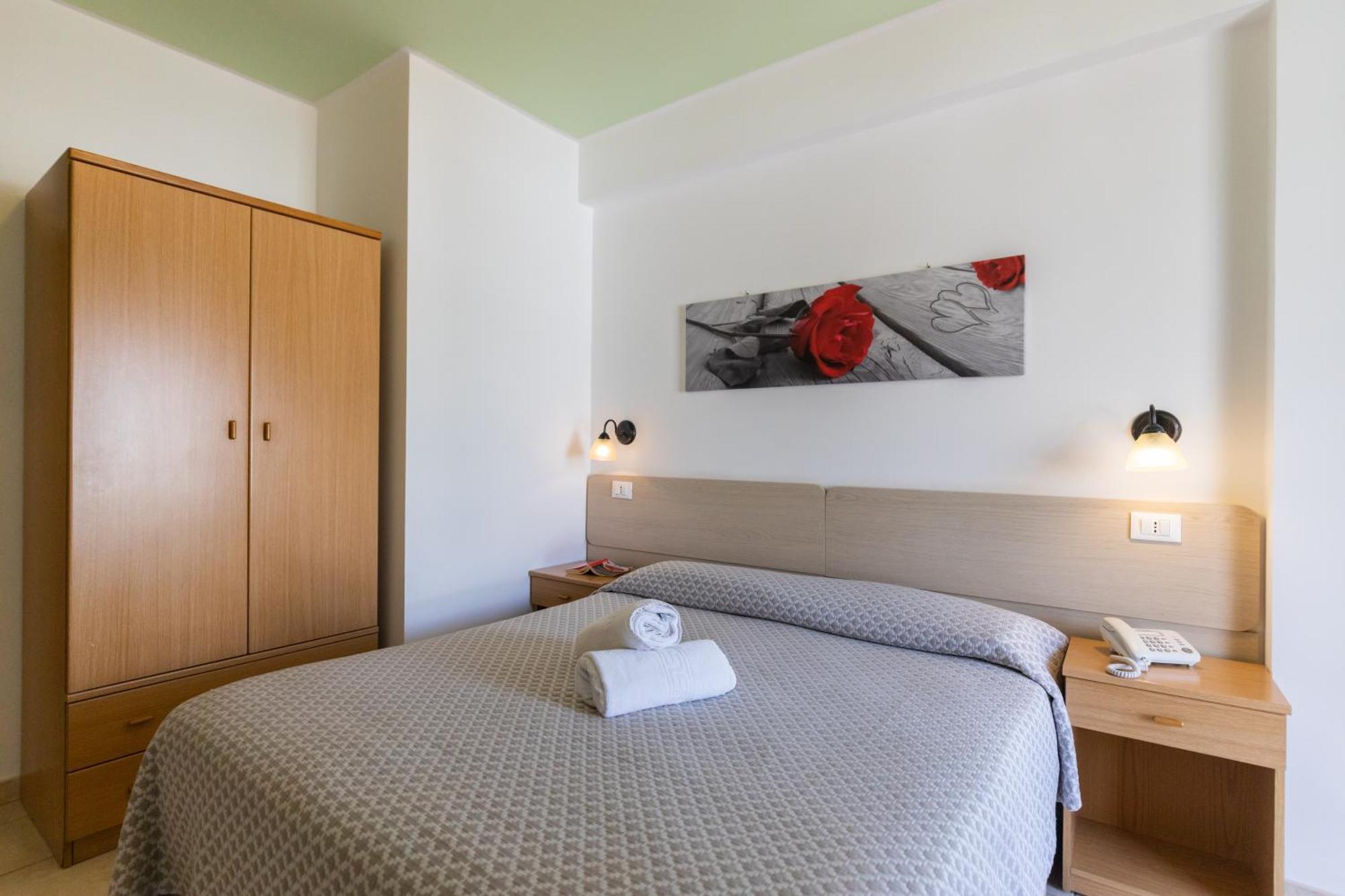 Hotel Marinella カーポ・ヴァチカーノ エクステリア 写真