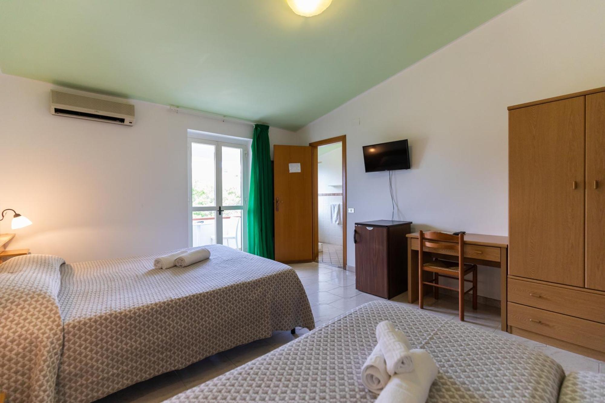 Hotel Marinella カーポ・ヴァチカーノ エクステリア 写真