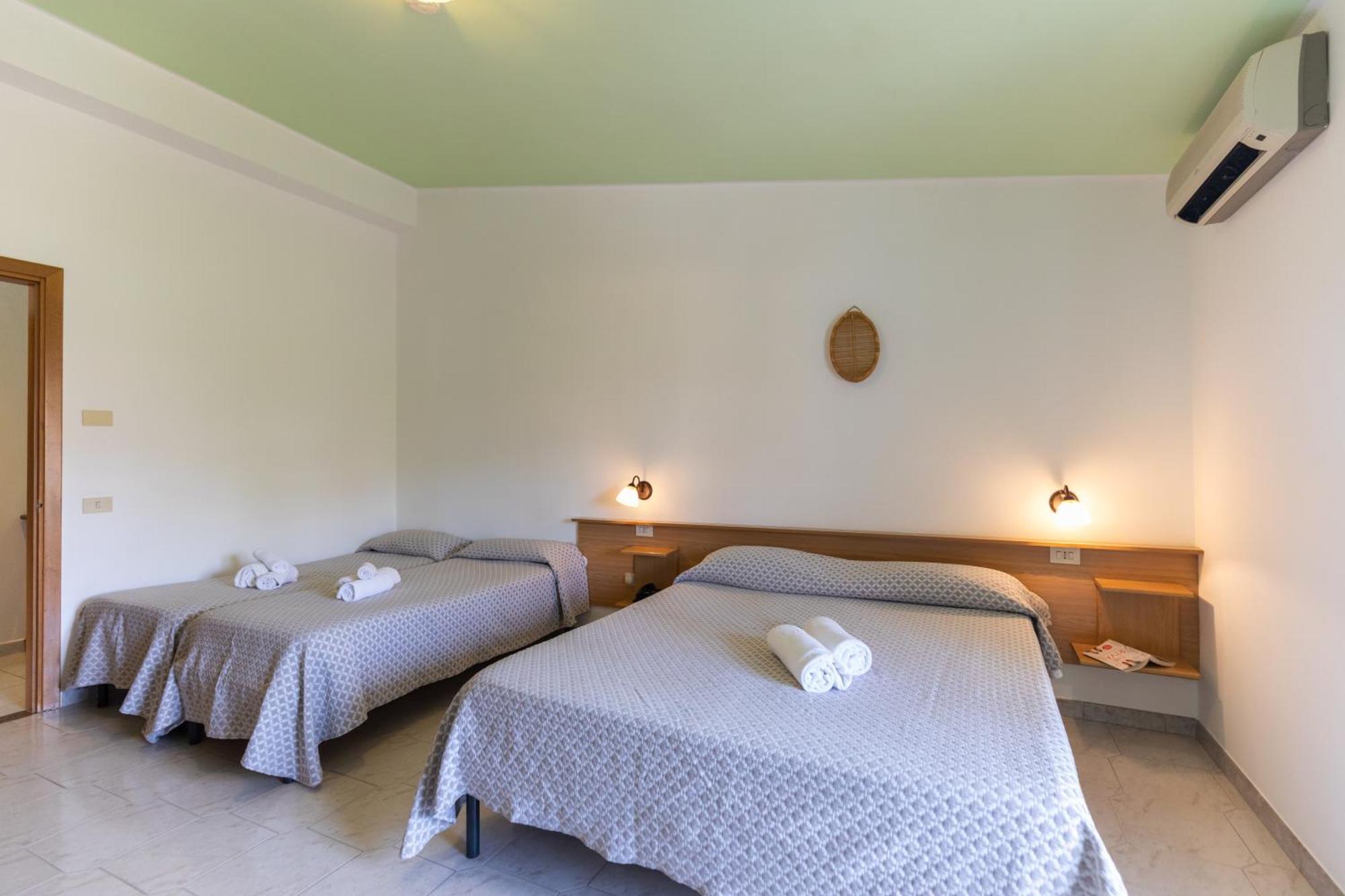 Hotel Marinella カーポ・ヴァチカーノ エクステリア 写真