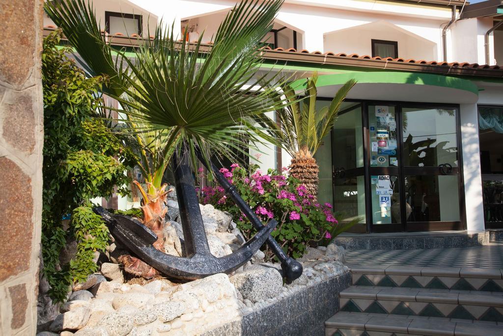 Hotel Marinella カーポ・ヴァチカーノ エクステリア 写真